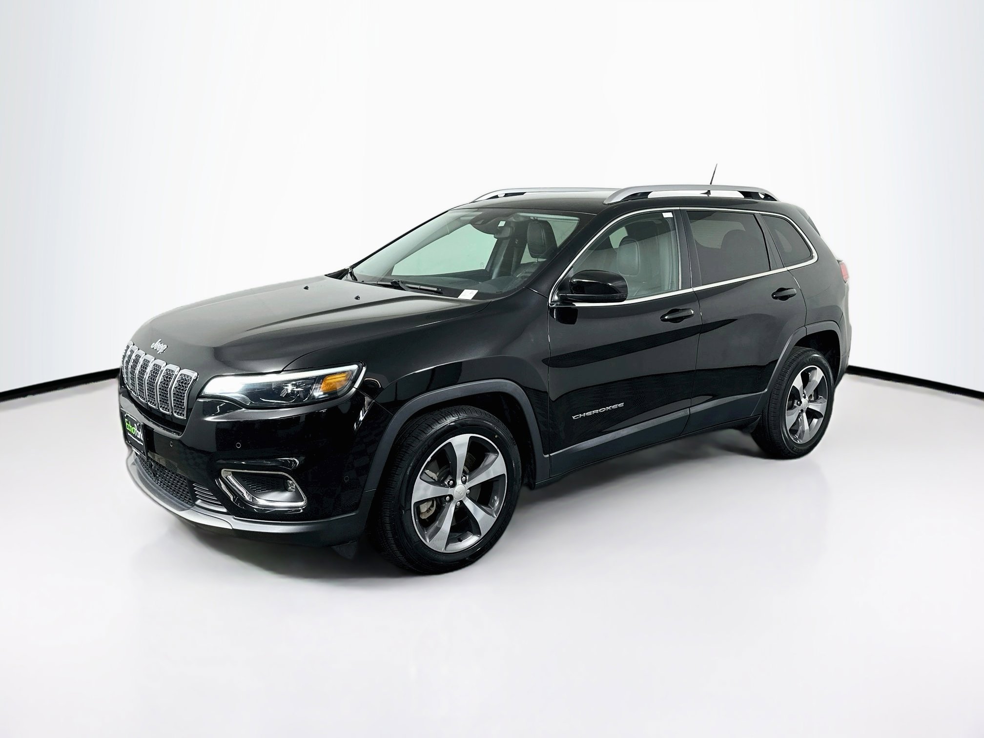 Used 2019 Jeep Cherokee Limited w/ Technology Group FWD image 3