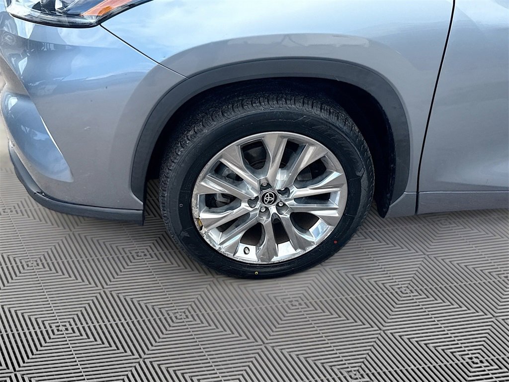 Used 2021 Toyota Highlander Limited image 34