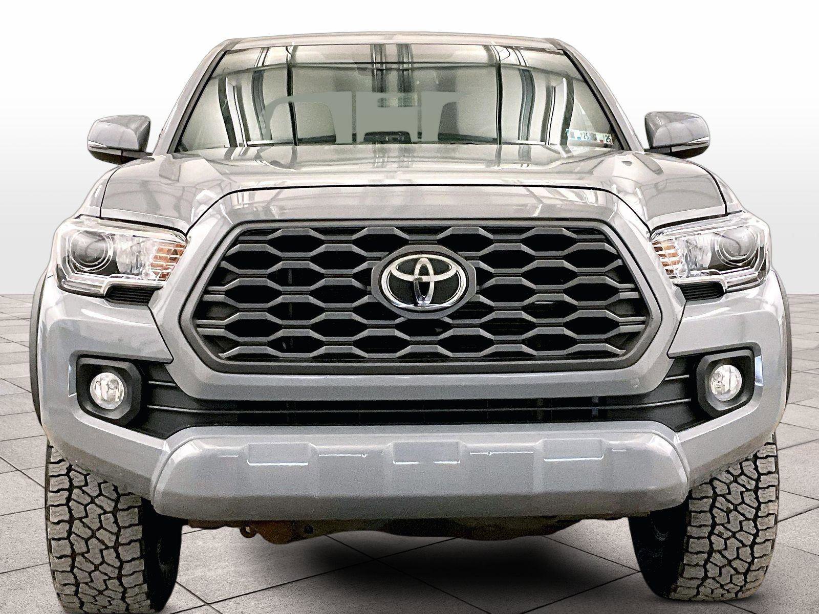 Used 2020 Toyota Tacoma TRD Off-Road AWD/4WD image 4