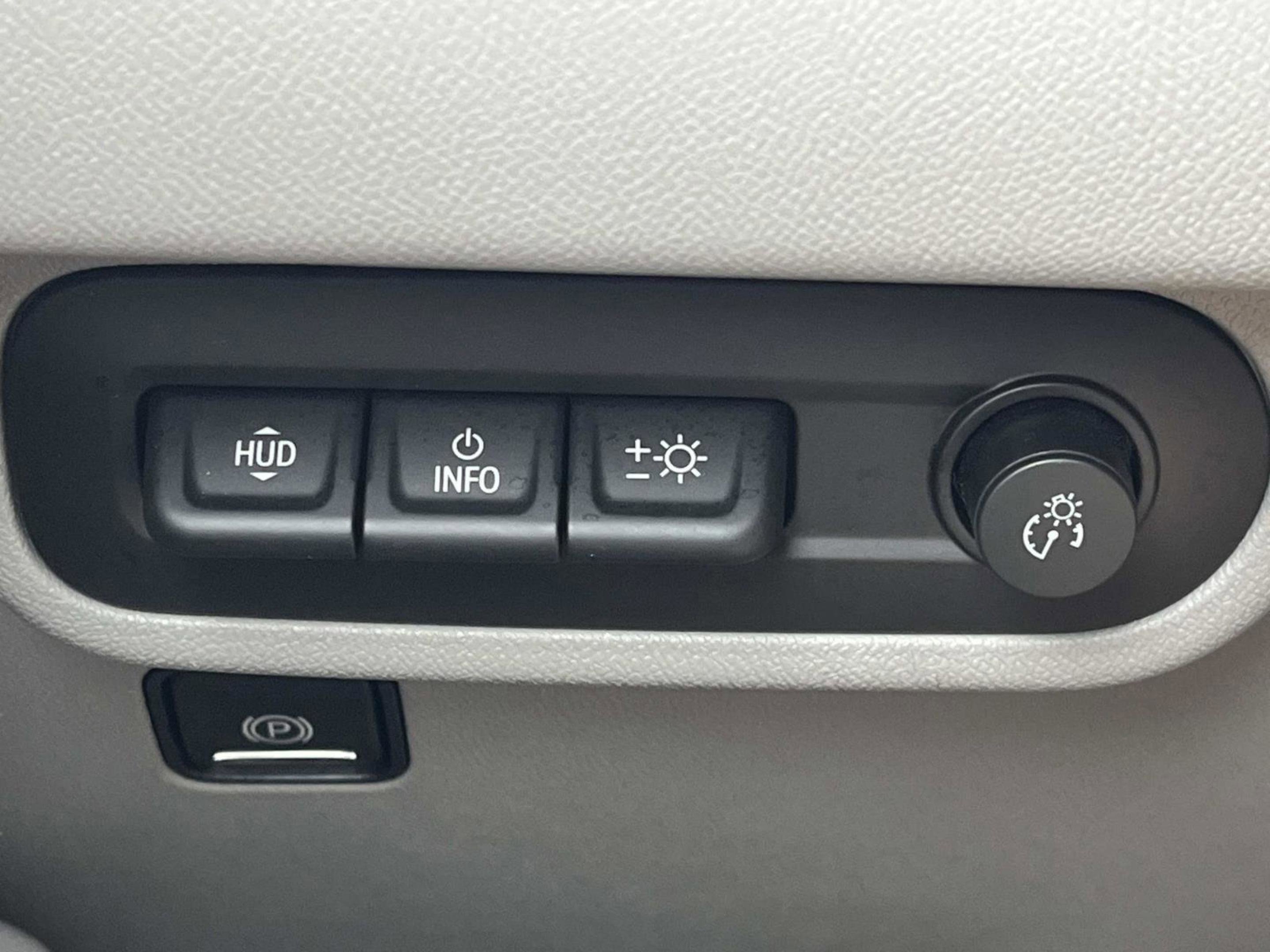 Used 2023 GMC Terrain SLT w/ Infotainment Package II image 36