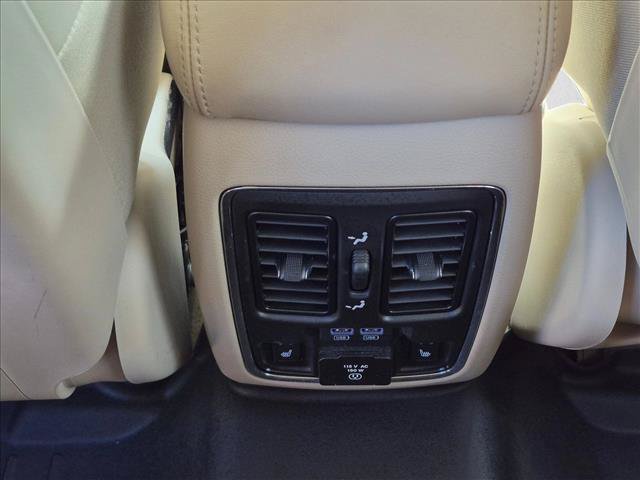 Used 2020 Jeep Grand Cherokee Overland AWD/4WD image 15
