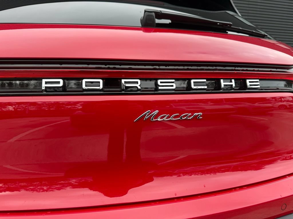 Certified 2026 Porsche Macan Turbo AWD/4WD image 14