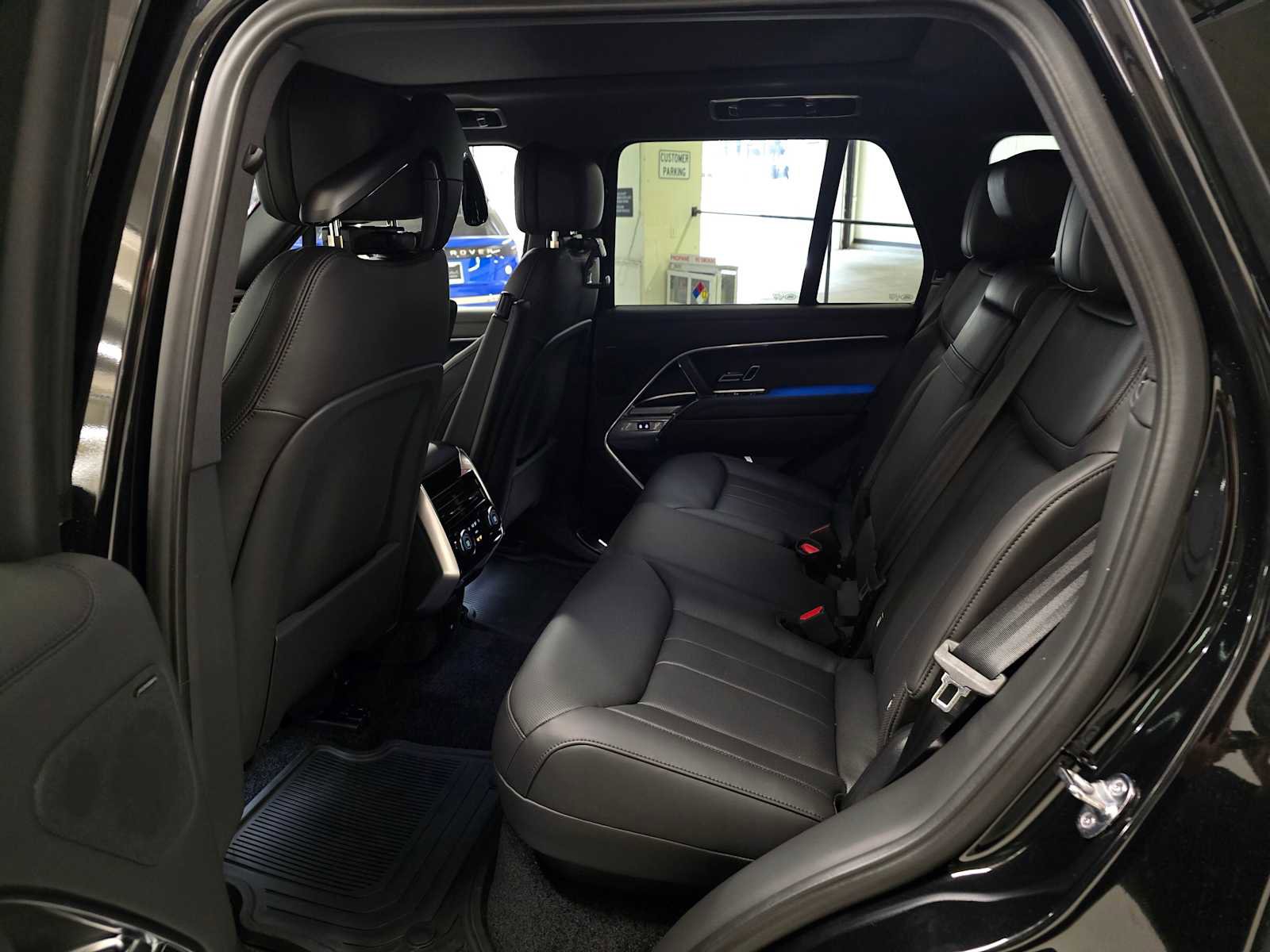 New 2026 Land Rover Range Rover SE image 17