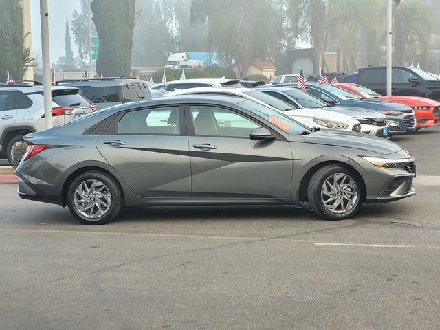 Used 2024 Hyundai Elantra SEL image 4