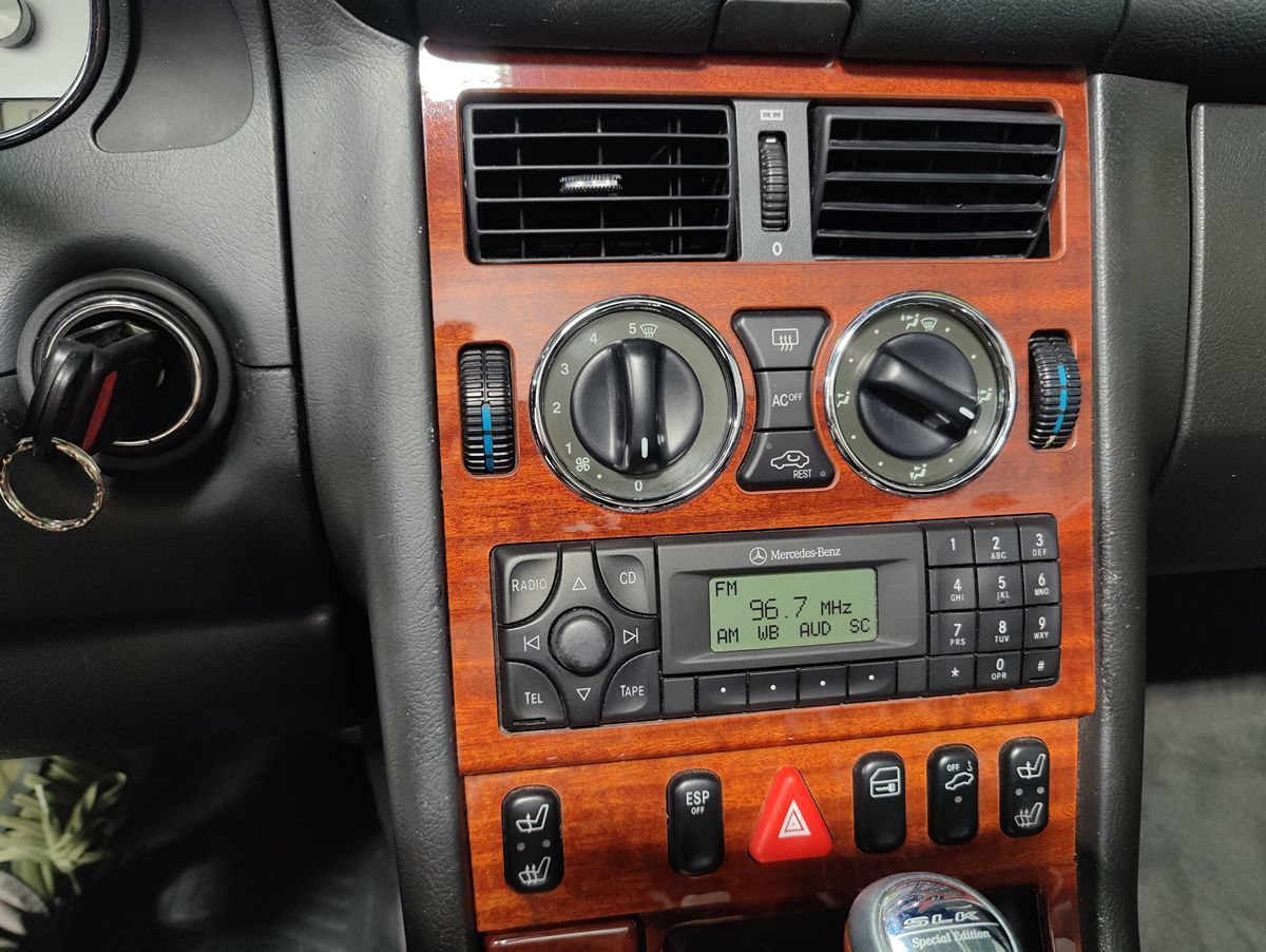 Used 2004 Mercedes-Benz SLK 320 image 32