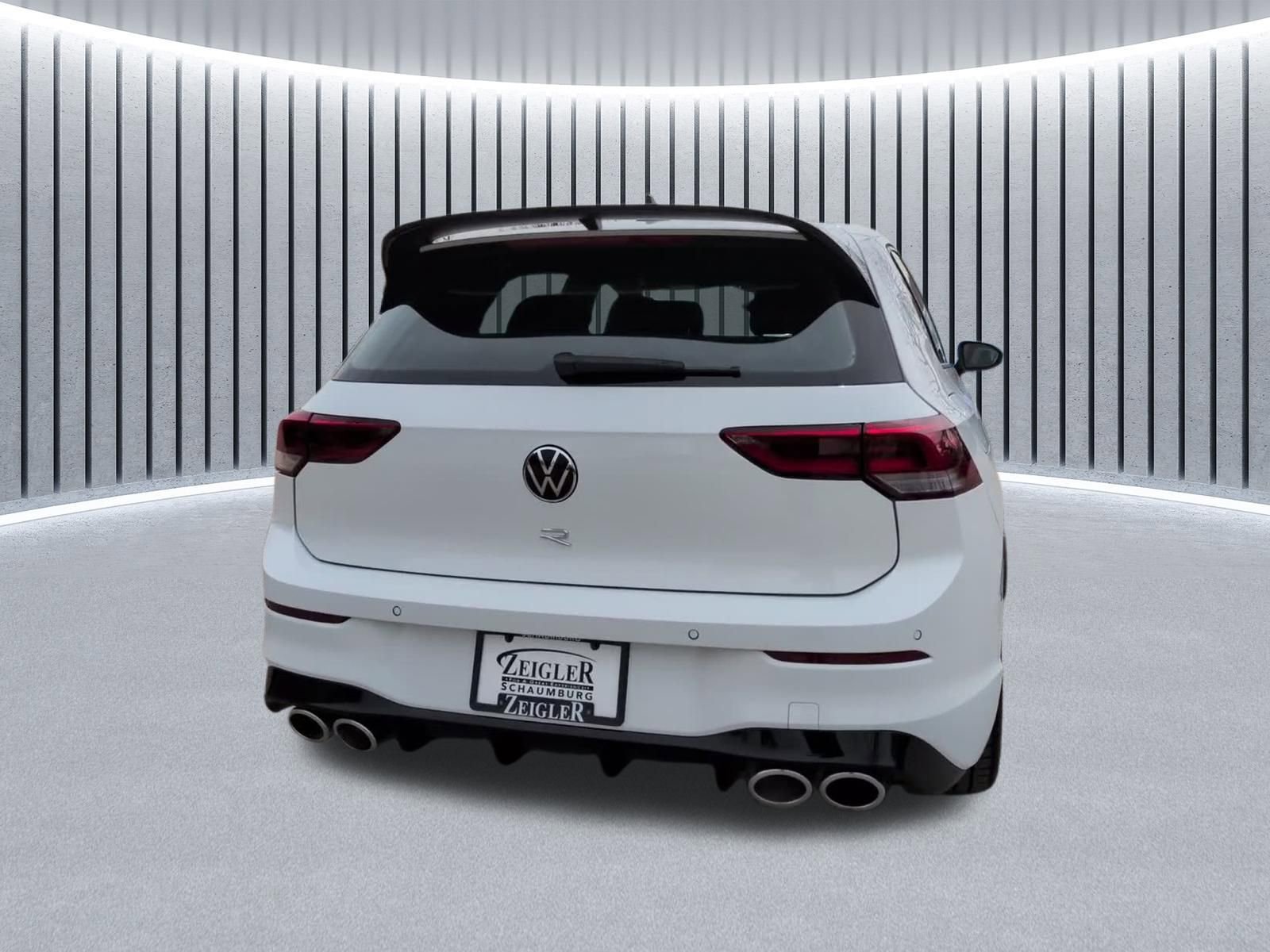 Used 2024 Volkswagen Golf R image 9