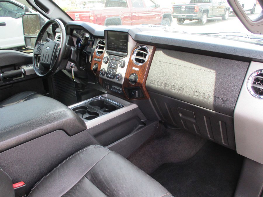 Used 2015 Ford F350 Lariat image 31