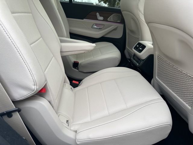 Used 2025 Mercedes-Benz GLS 450 4MATIC image 34