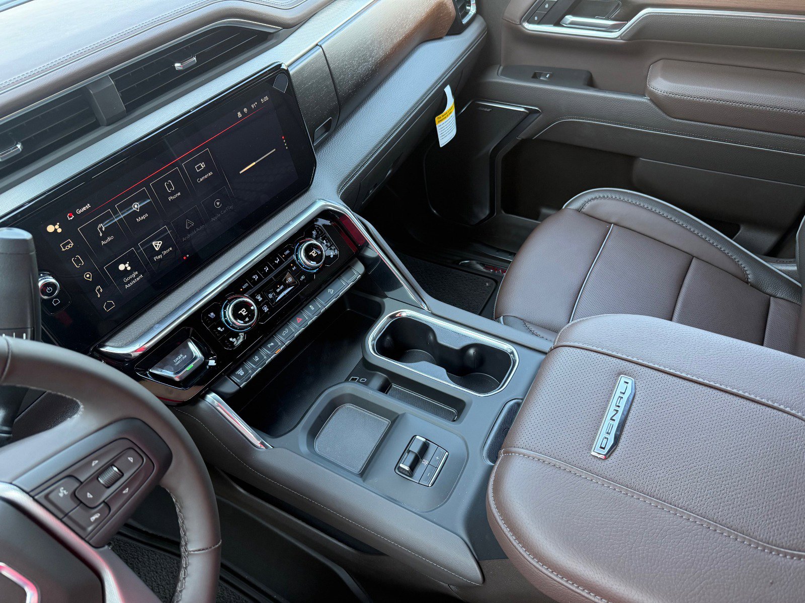 New 2025 GMC Sierra 2500 Denali w/ Denali Reserve Package image 28