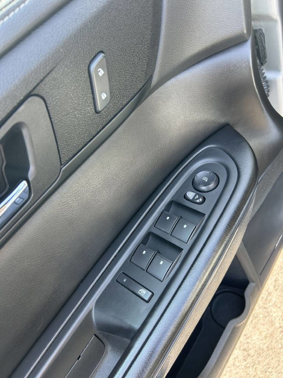 Used 2017 Chevrolet Traverse LT w/ Traveler's Package image 10