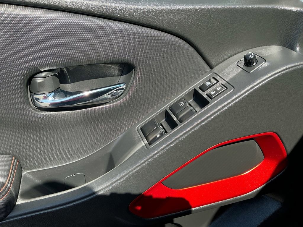 Used 2024 Nissan Frontier PRO-4X w/ Technology Package image 16