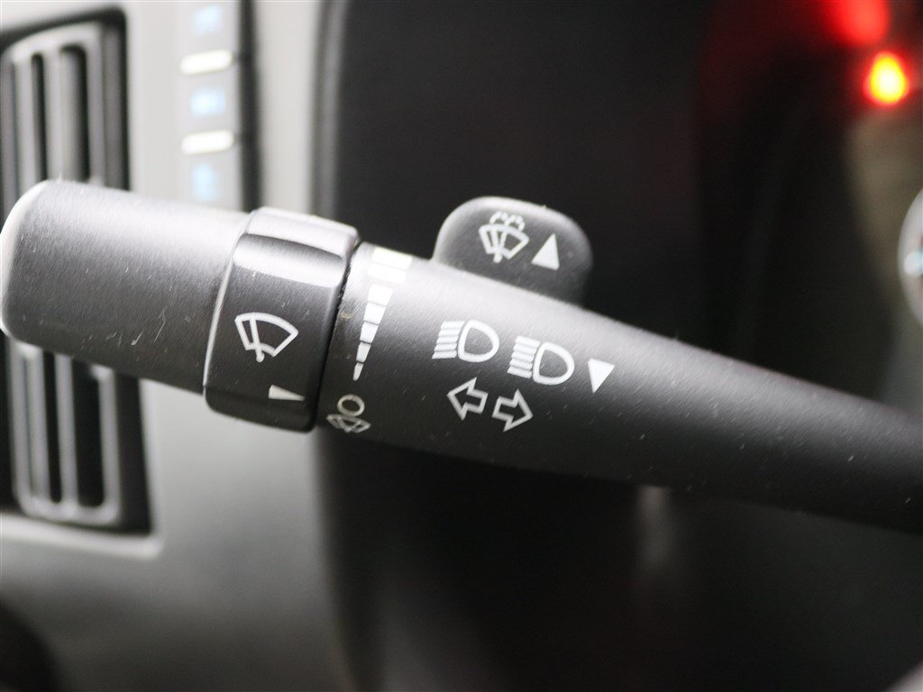 Used 2025 Chevrolet Express 2500 Extended w/ Driver Convenience Package RWD image 21