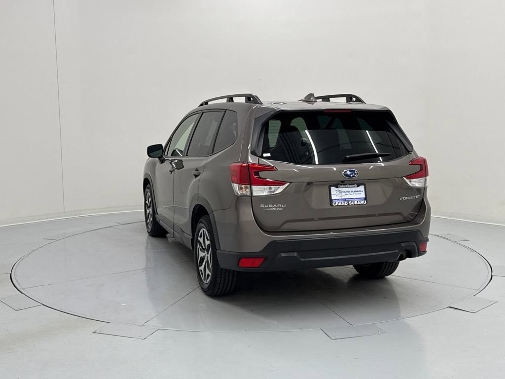 Certified 2022 Subaru Forester Premium image 3