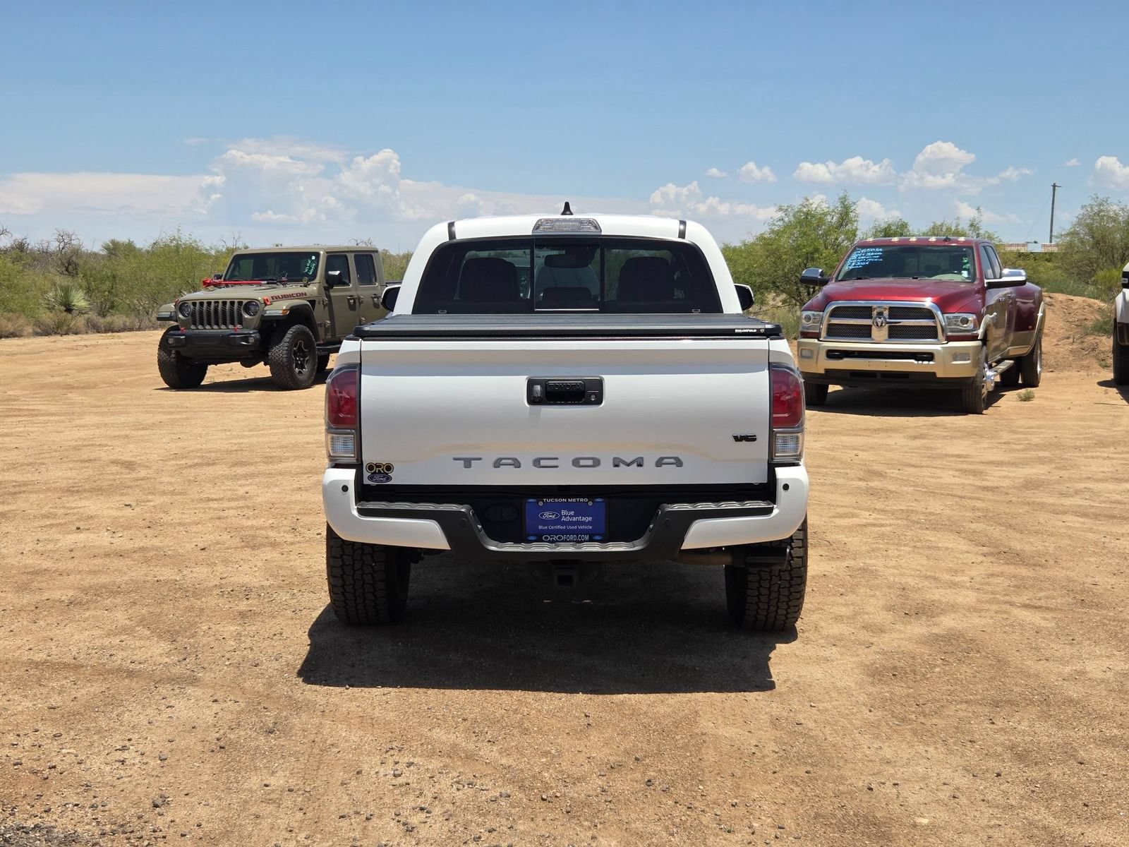 Used 2020 Toyota Tacoma TRD Sport w/ TRD Premium Sport Package AWD/4WD image 8