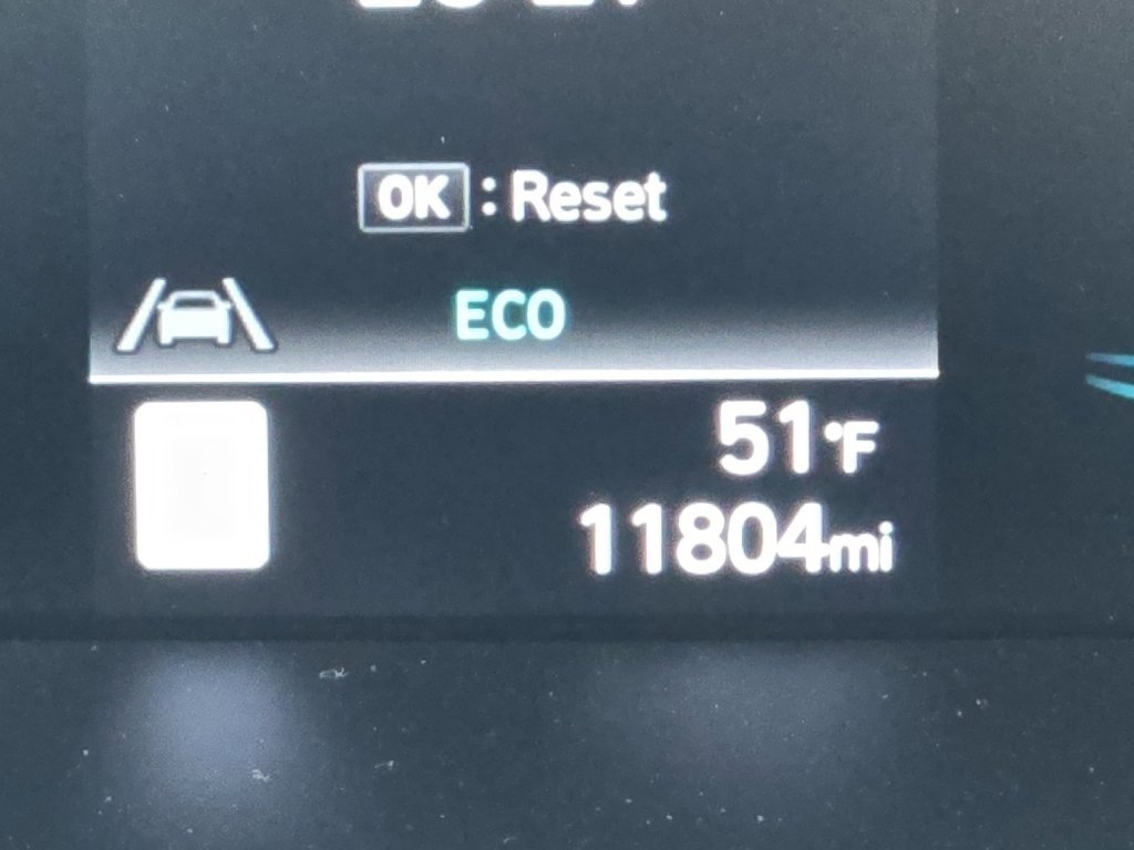 Used 2025 Hyundai Elantra Blue image 30