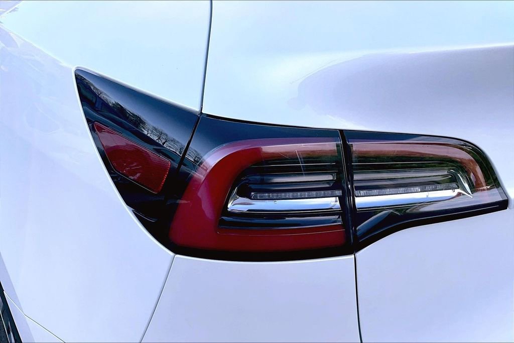 Used 2020 Tesla Model Y Long Range AWD/4WD image 22