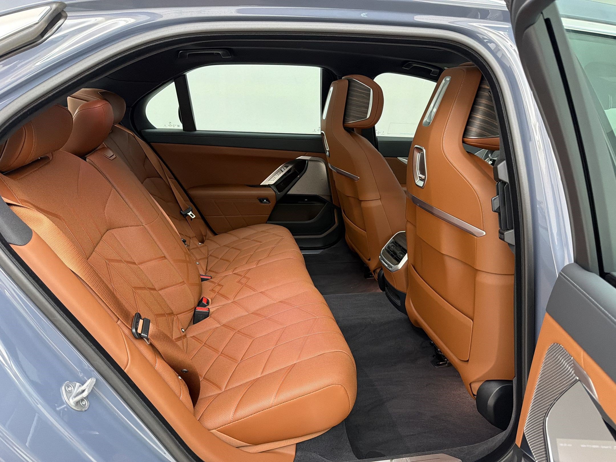 Certified 2023 BMW i7 xDrive60 AWD/4WD image 30