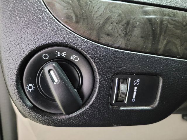 Used 2017 Dodge Grand Caravan SE image 38