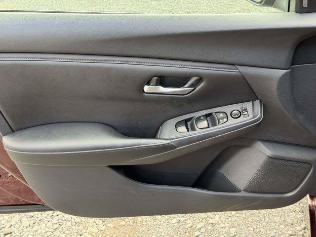 Used 2024 Nissan Sentra SV FWD image 15