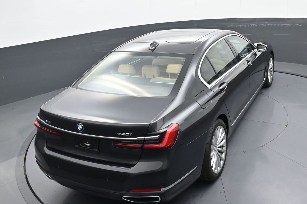 Used 2022 BMW 740i xDrive w/ Premium Package image 35