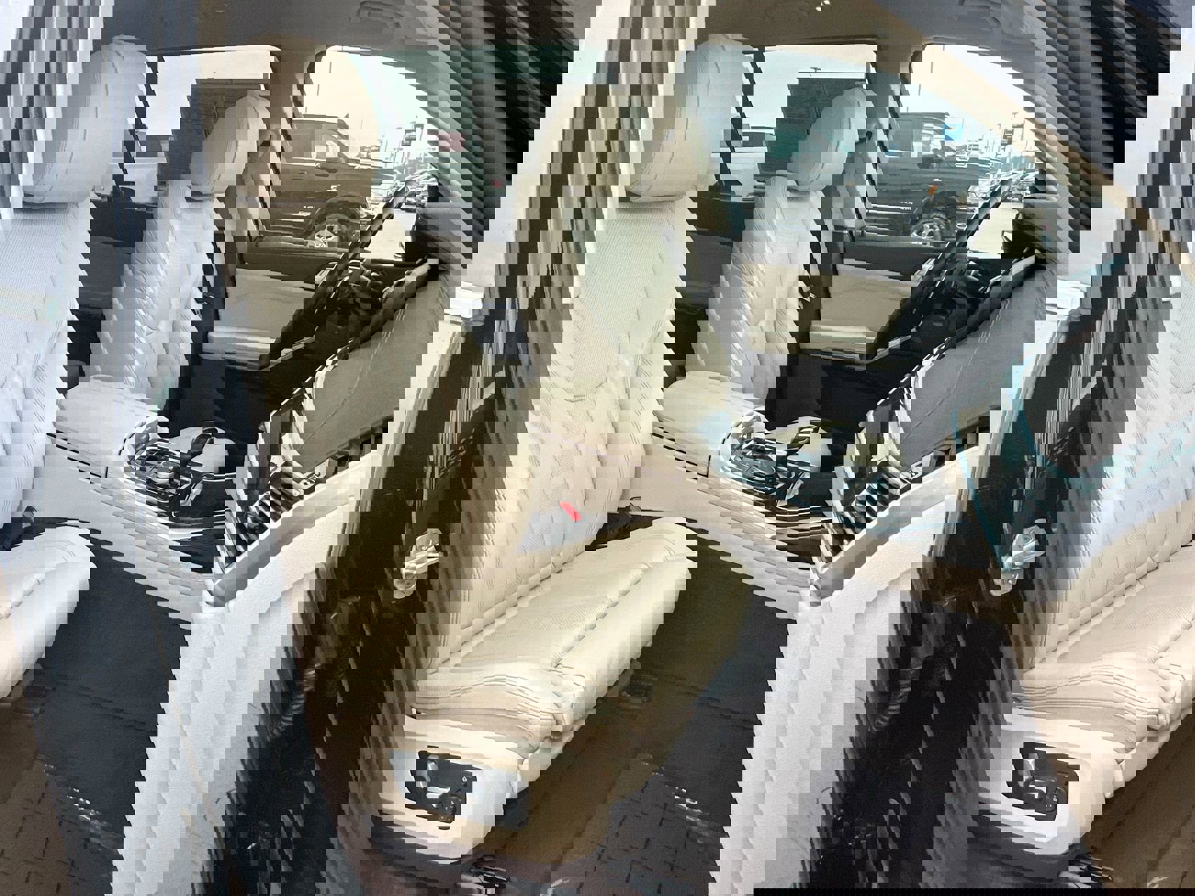 Used 2019 BMW X7 xDrive40i w/ Cold Weather Package image 26