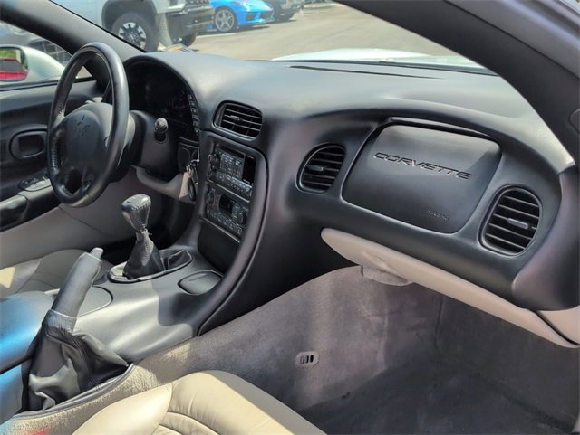 Used 2000 Chevrolet Corvette Coupe w/ Roof Pkg image 14
