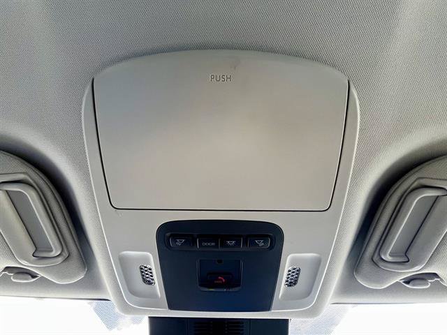 Used 2025 Toyota Camry XLE FWD image 23
