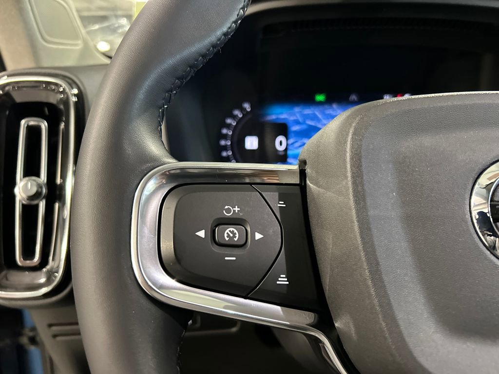 Certified 2023 Volvo XC40 B5 Plus w/ Driver Assist Package image 13