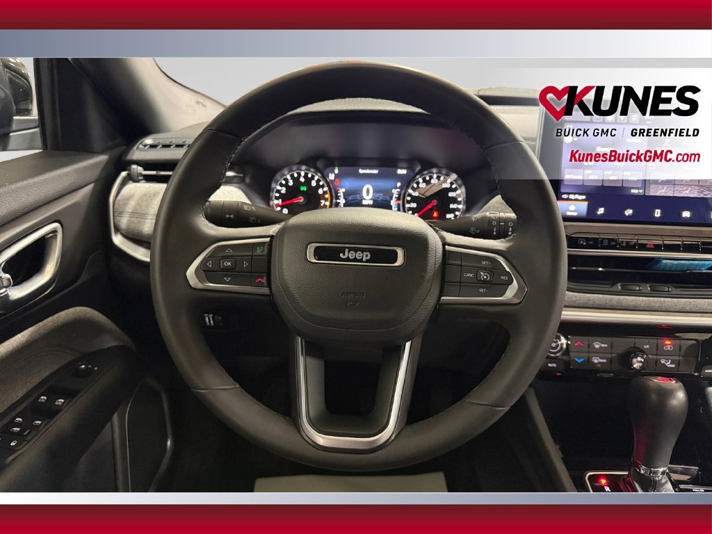 Used 2024 Jeep Compass Latitude AWD/4WD image 15