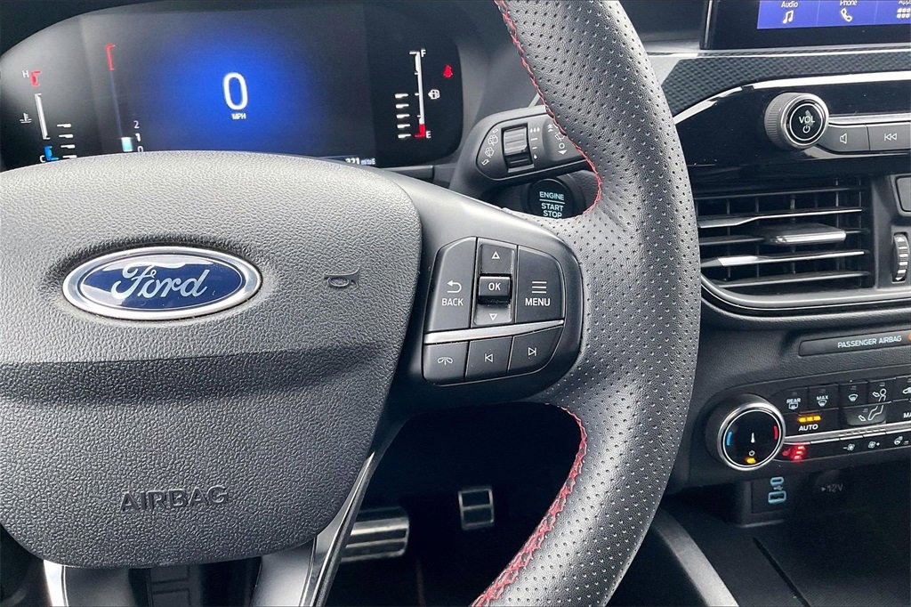 Used 2023 Ford Escape ST-Line image 19