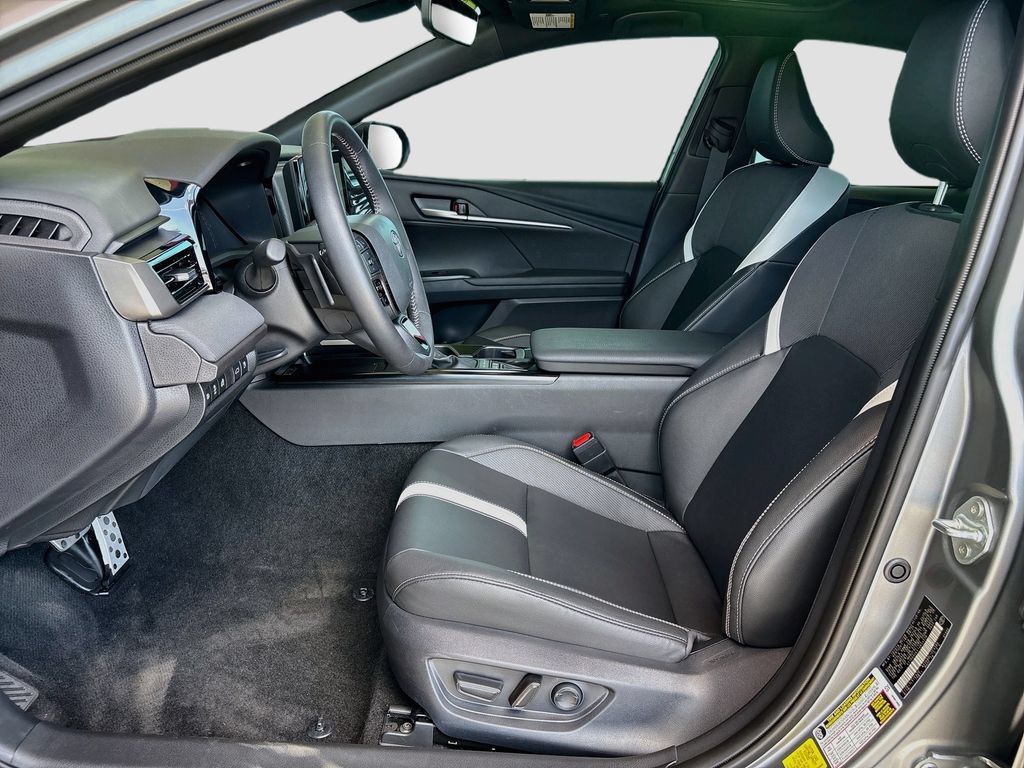 Used 2026 Toyota Camry SE w/ Convenience Package FWD image 19