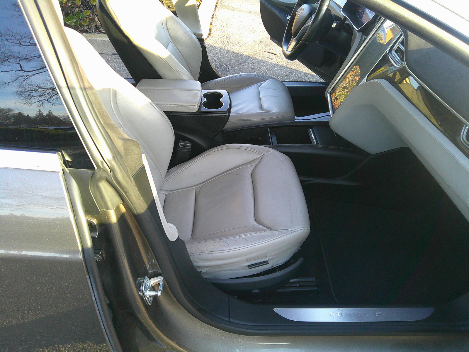 Used 2015 Tesla Model S 85 image 10