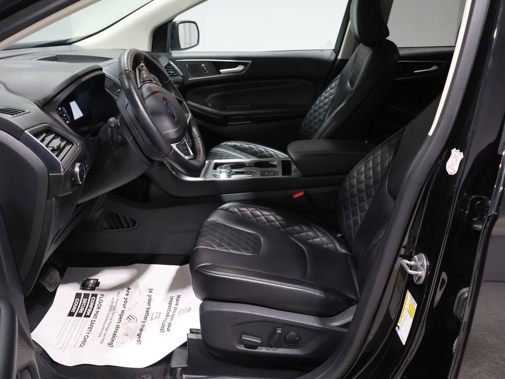 Used 2024 Ford Edge Titanium image 9