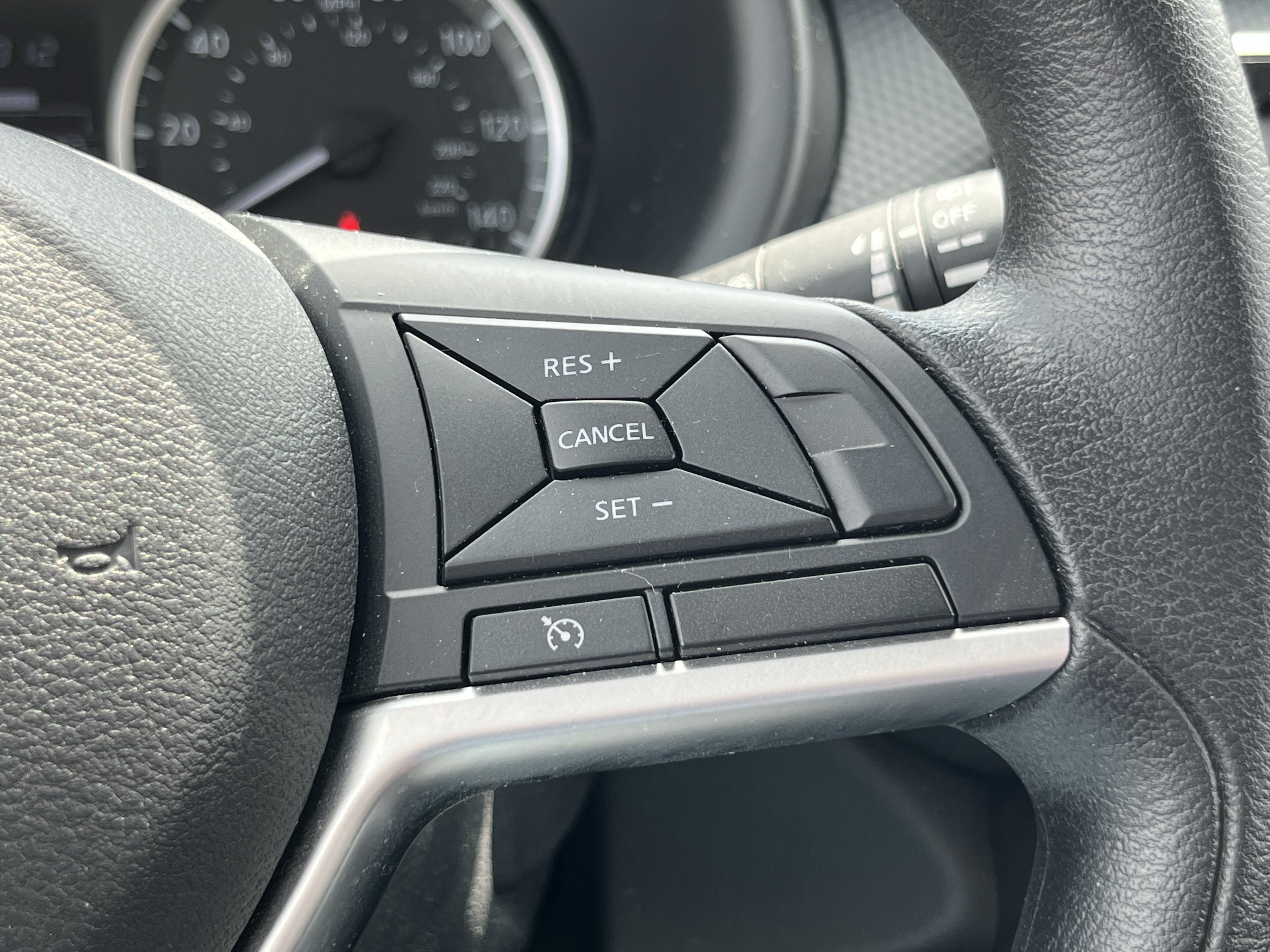 Used 2022 Nissan Kicks S w/ Interior Electronics Package FWD image 26