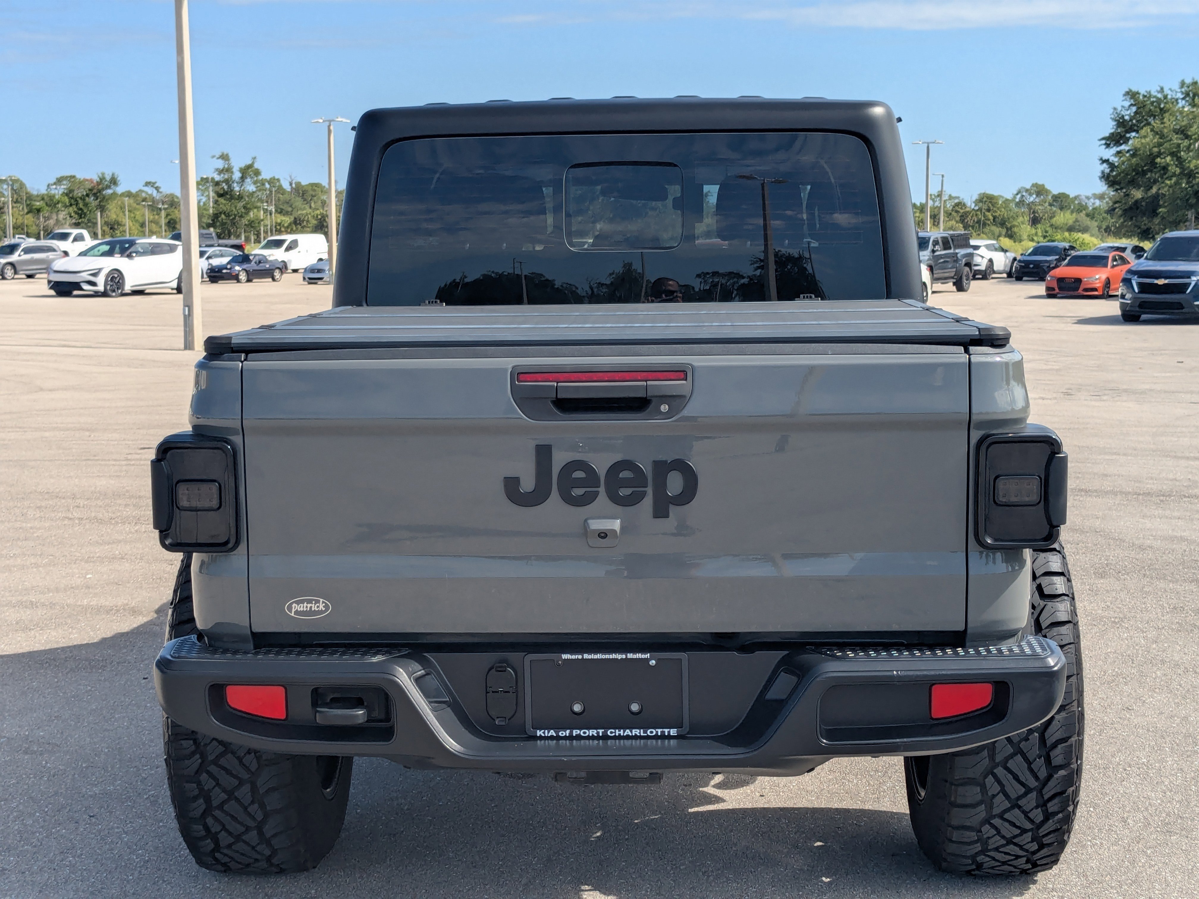 Used 2022 Jeep Gladiator Sport AWD/4WD image 6