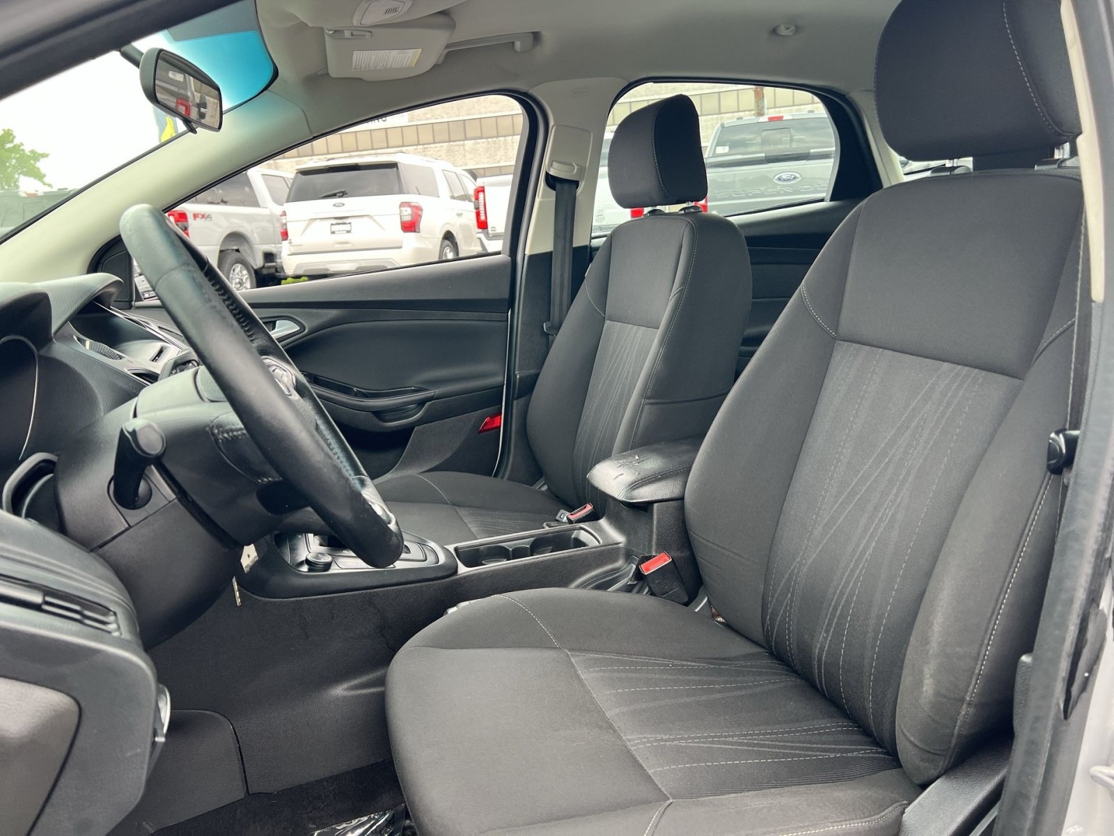 Used 2015 Ford Focus SE w/ SE Cold Weather Package FWD image 13