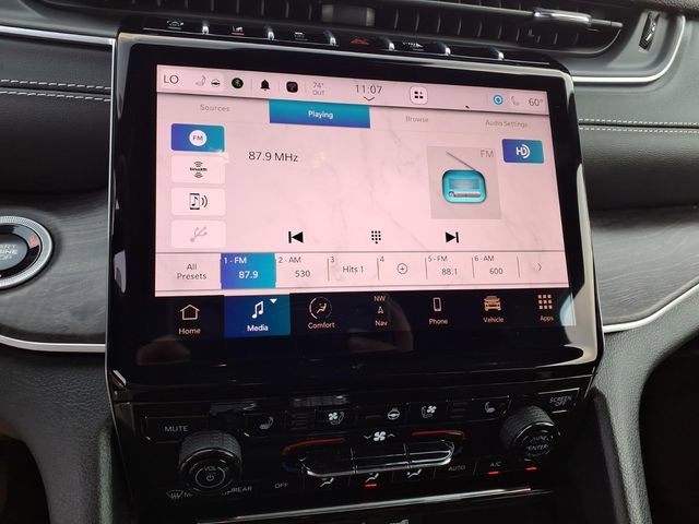 Used 2025 Jeep Grand Cherokee L Limited w/ Luxury Tech Group II image 11