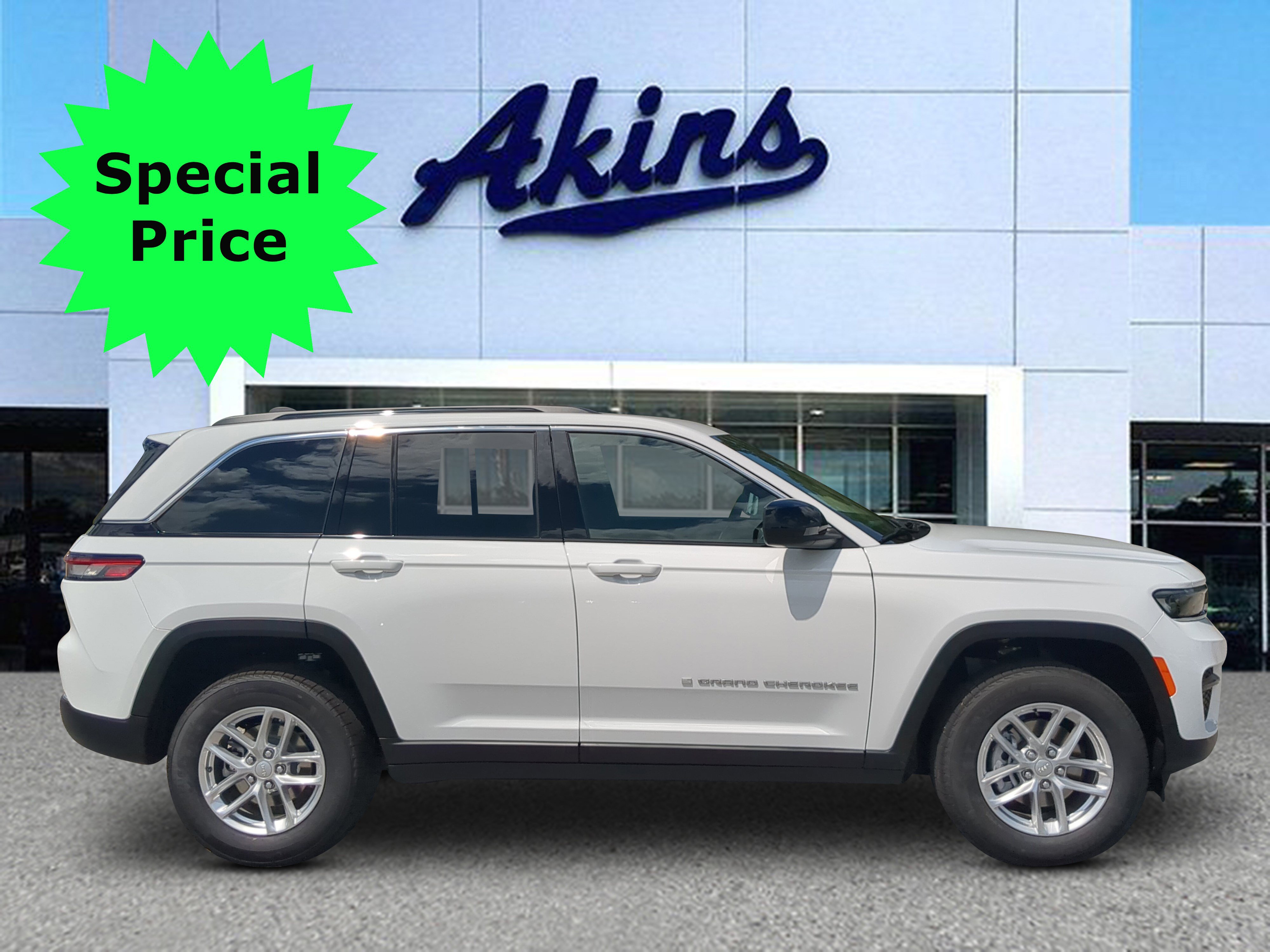 New 2026 Jeep Grand Cherokee Laredo