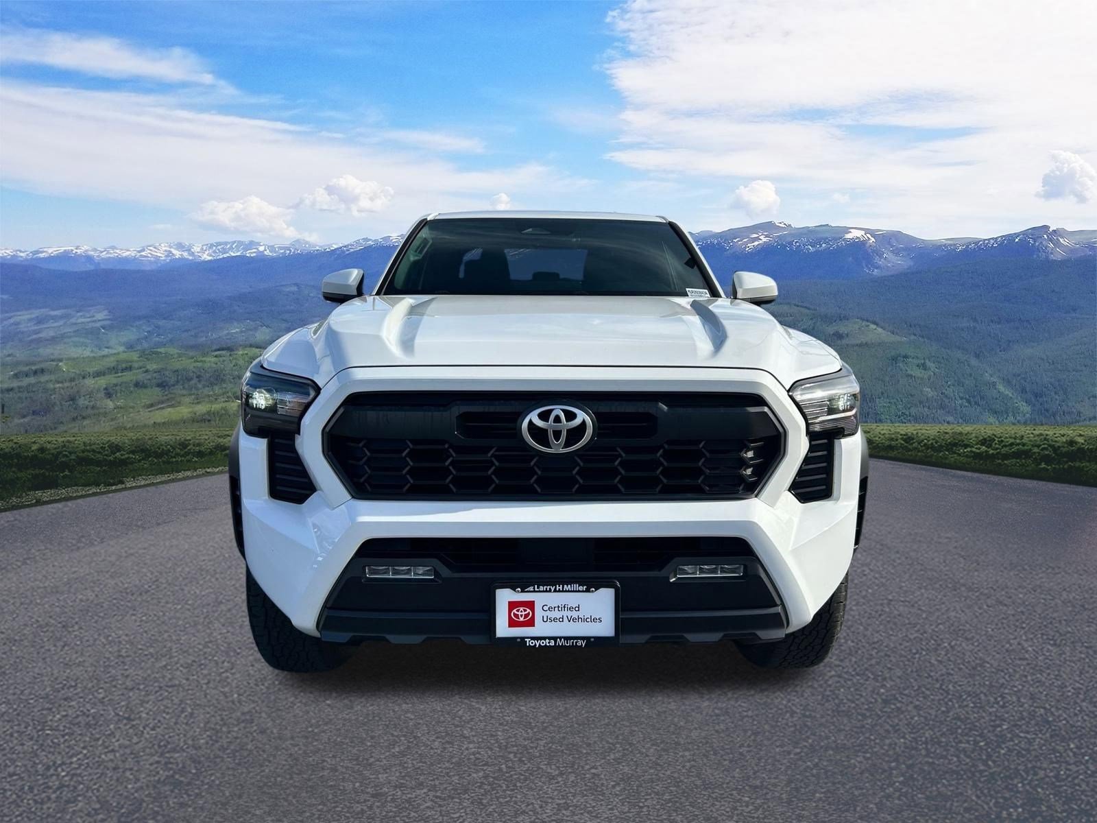 Certified 2024 Toyota Tacoma TRD Off-Road AWD/4WD image 9