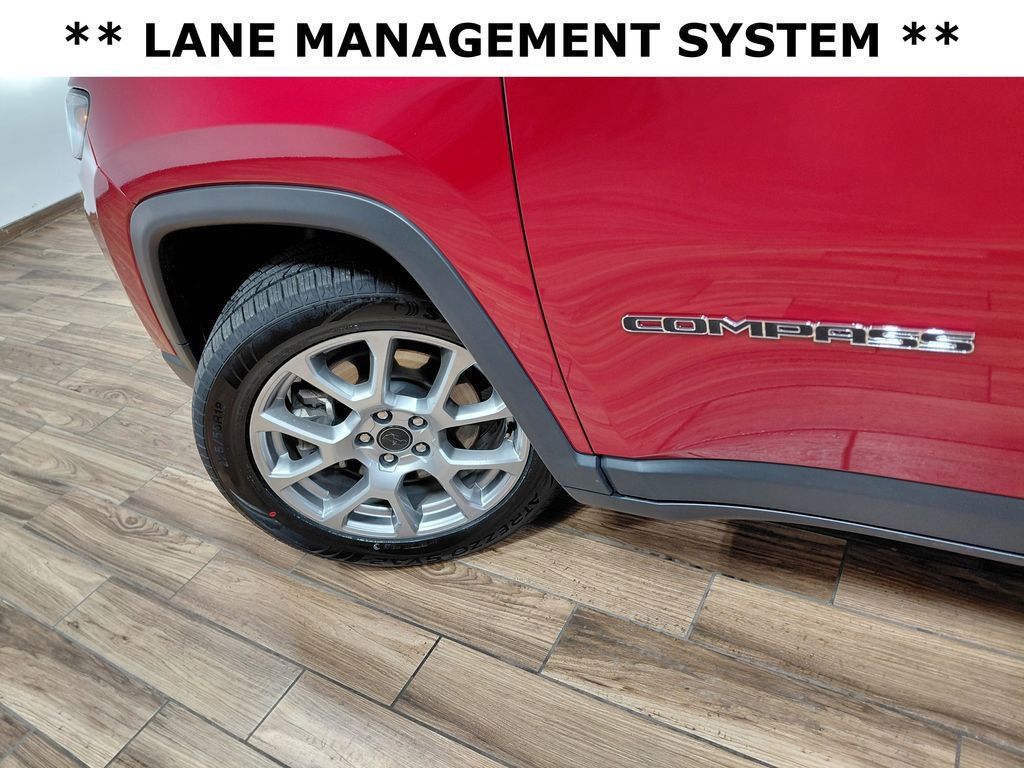Used 2025 Jeep Compass Limited AWD/4WD image 7