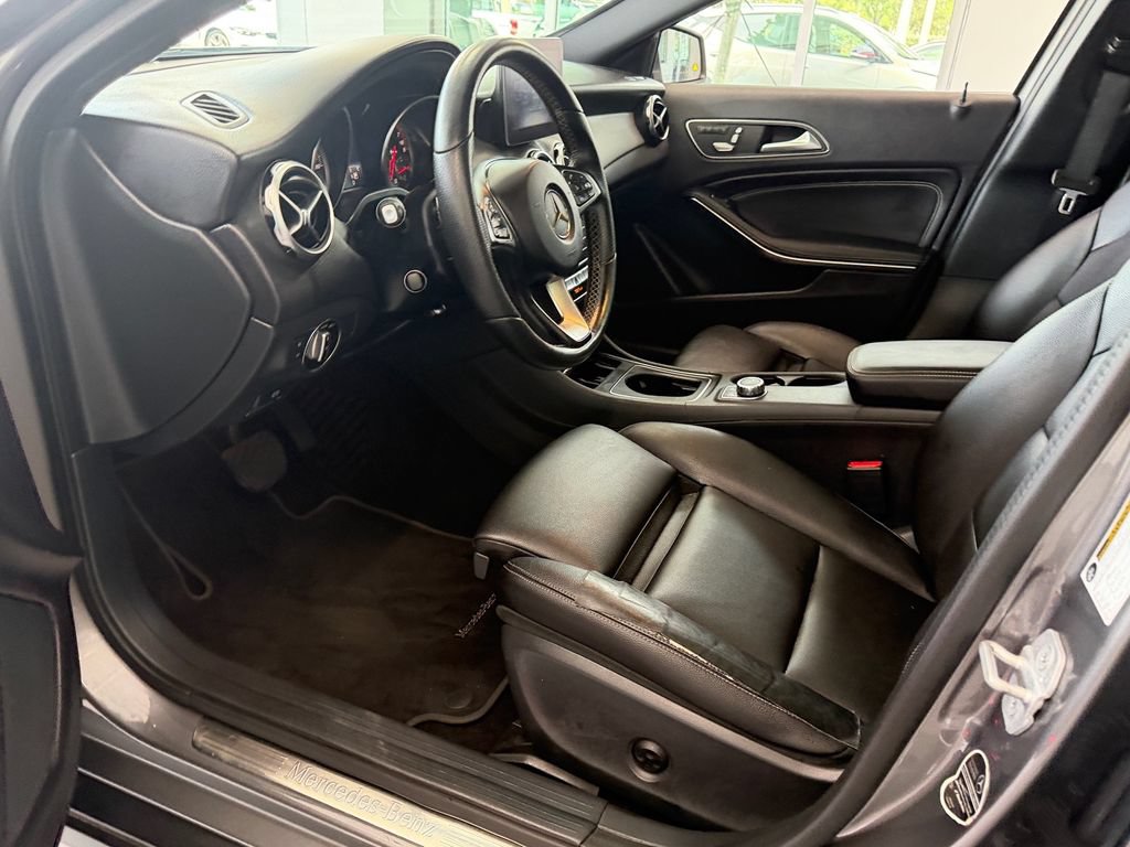 Used 2018 Mercedes-Benz GLA 250 image 11