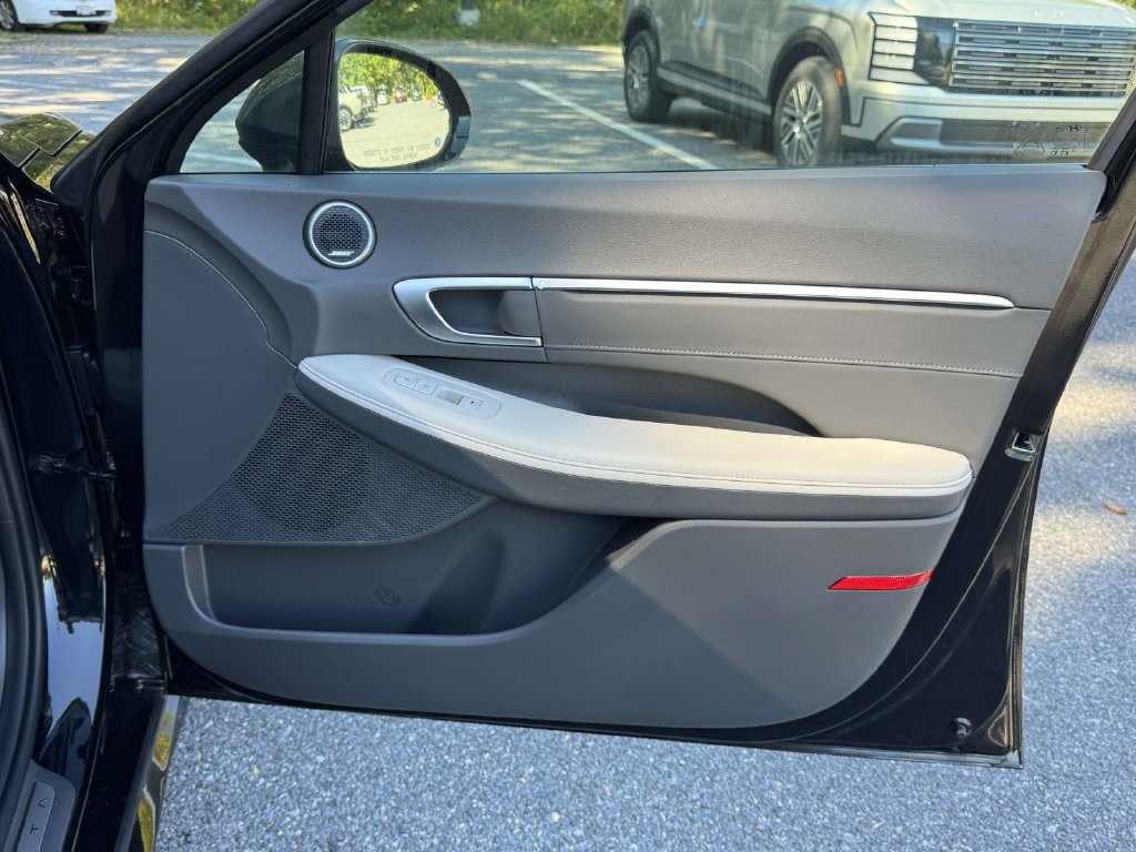 New 2027 Hyundai Sonata Limited FWD image 8