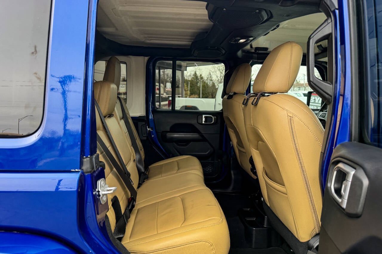 Used 2018 Jeep Wrangler Unlimited Sahara w/ Dual Top Group image 14