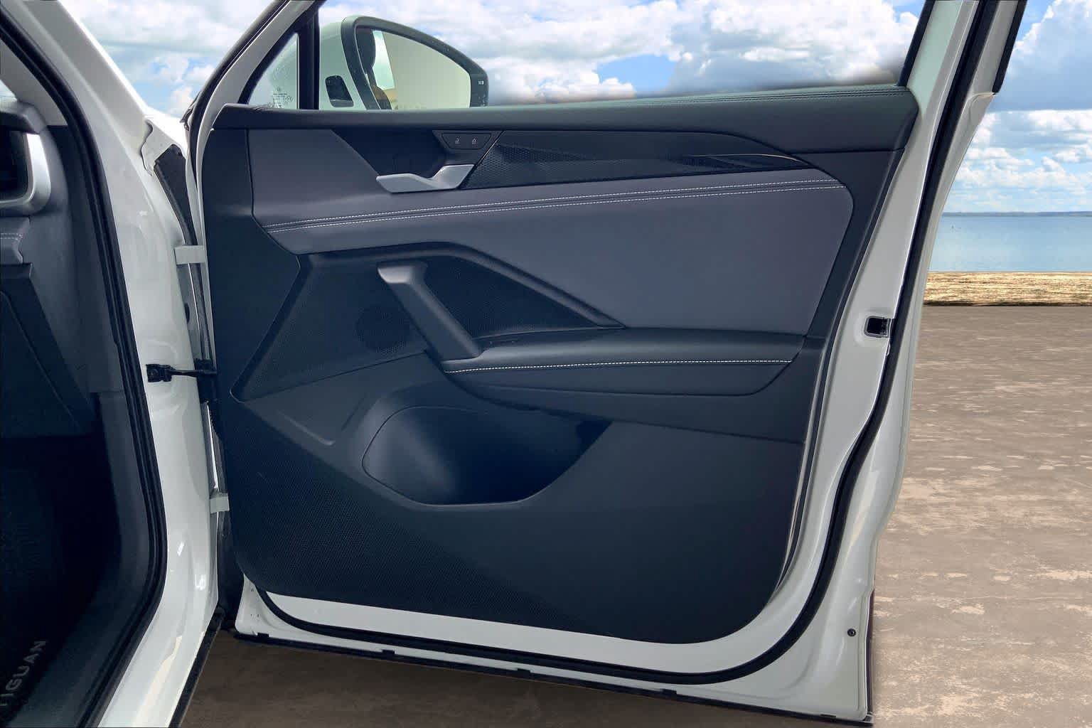 Certified 2026 Volkswagen Tiguan SE FWD image 28