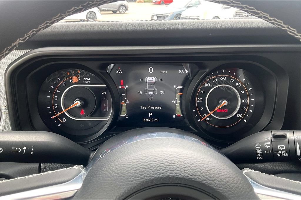 Used 2025 Jeep Wrangler Unlimited Sahara AWD/4WD image 20