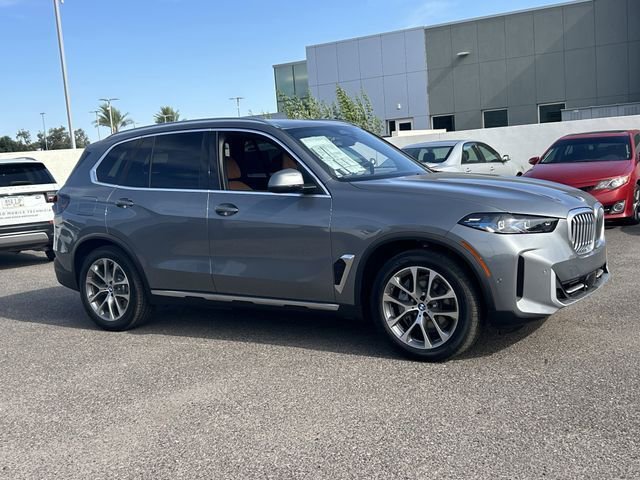 New 2026 BMW X5 xDrive50e w/ Climate Comfort Package AWD/4WD image 4