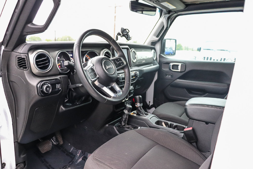 Used 2023 Jeep Wrangler Unlimited Sahara AWD/4WD image 23