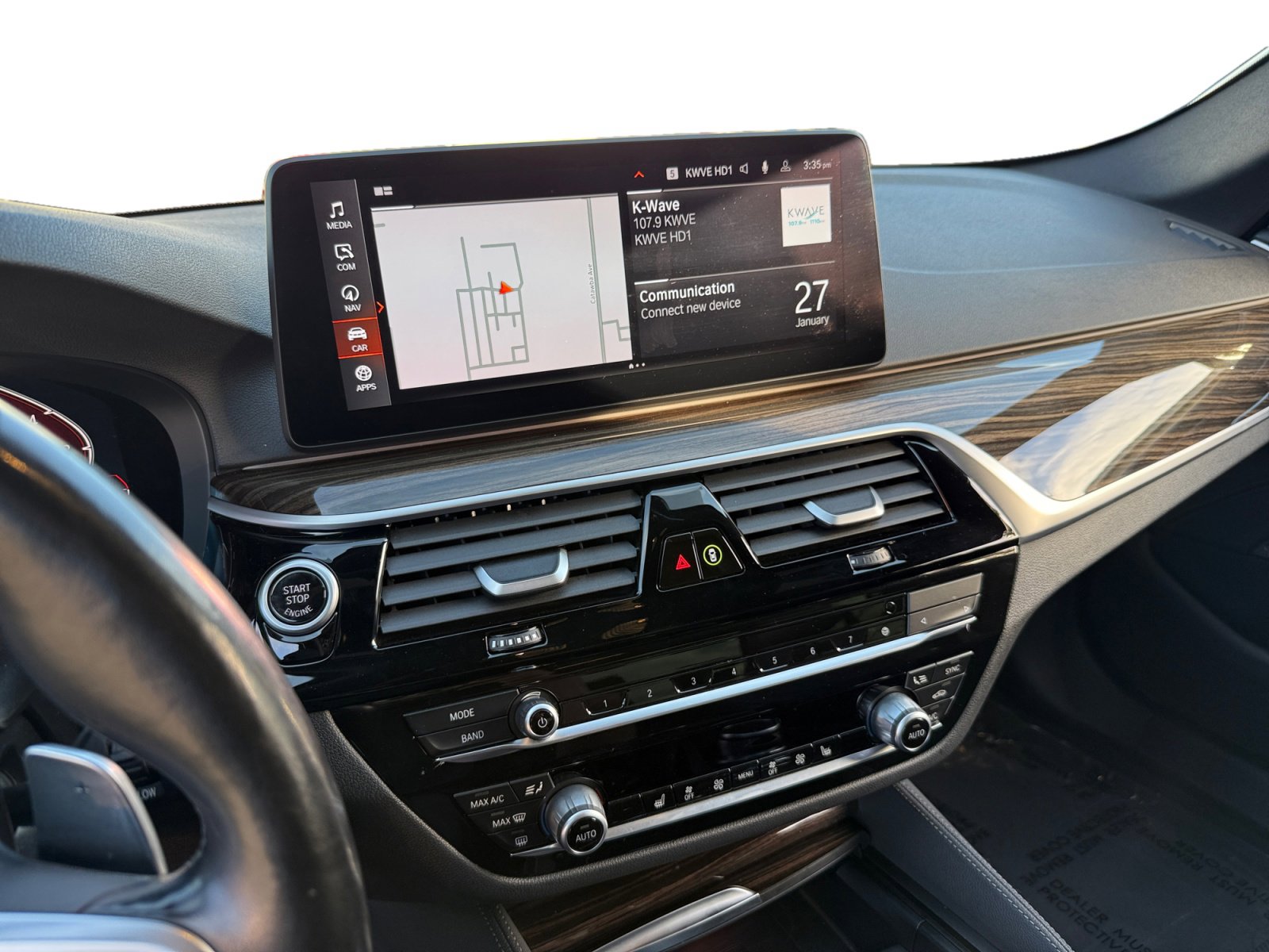 Used 2023 BMW 540i w/ M Sport Package image 9