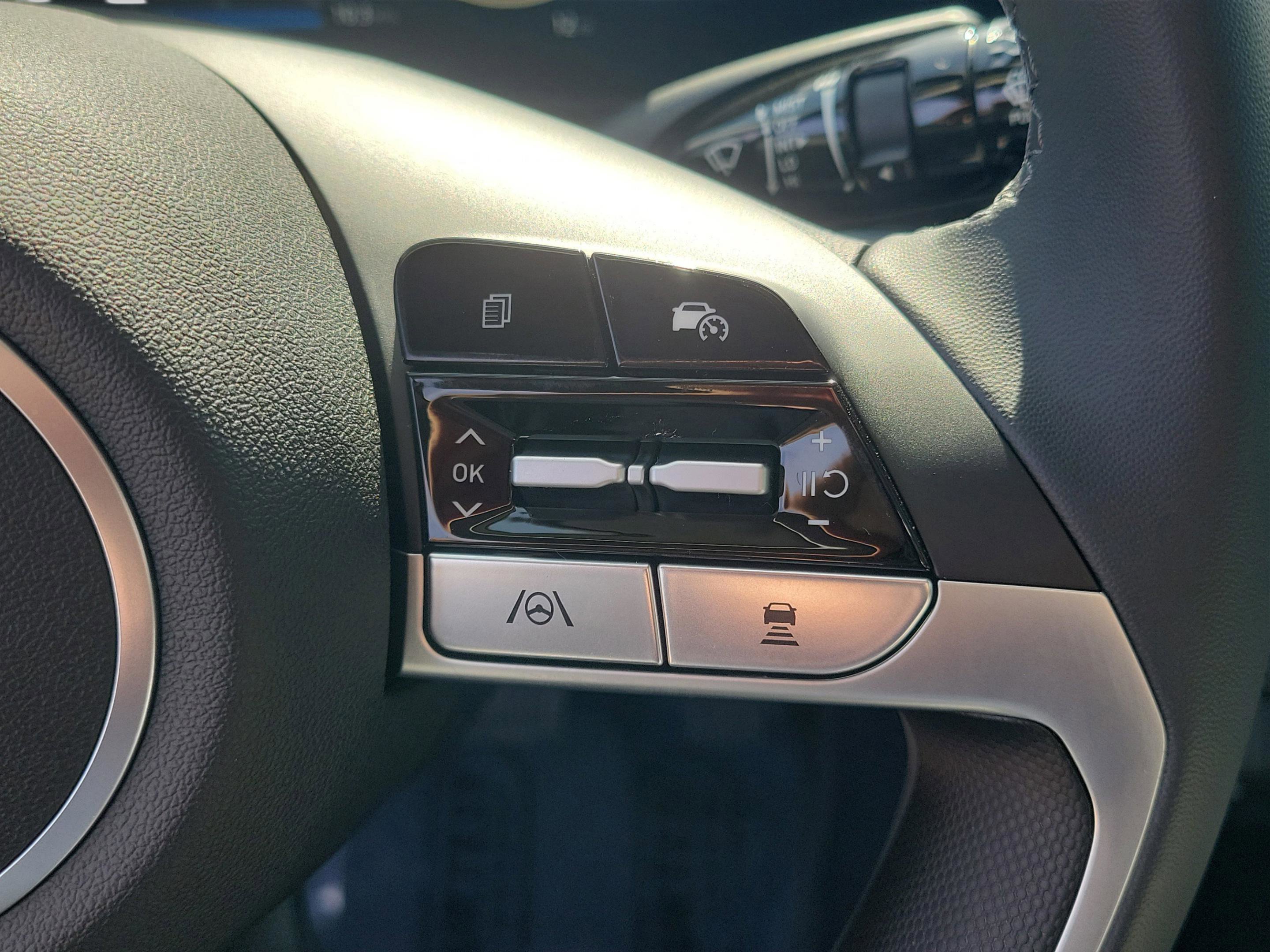 New 2026 Hyundai Elantra Limited FWD image 14