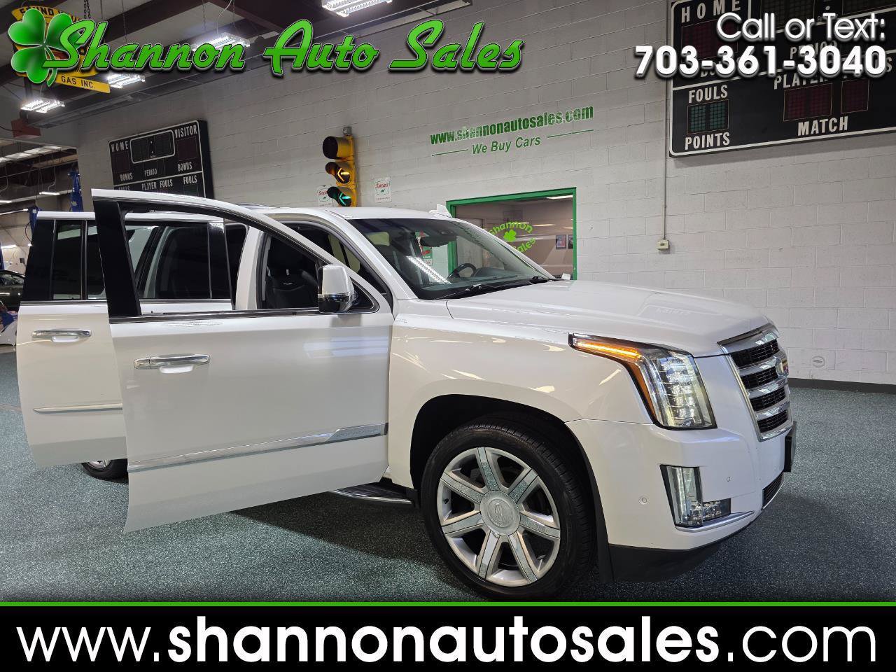 Used 2020 Cadillac Escalade ESV Luxury AWD/4WD image 1